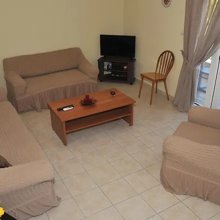 The Other Side Of Meteora With Lush Garden, Bbq & Pavillion * Kalambaka