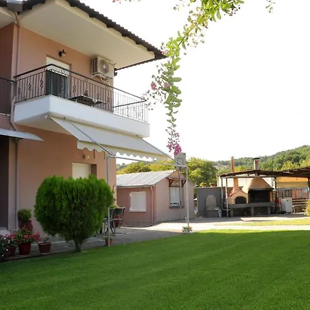 The Other Side Of Meteora With Lush Garden, Bbq & Pavillion Διαμέρισμα *