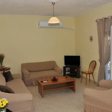 The Other Side Of Meteora With Lush Garden, Bbq & Pavillion * Kalambaka