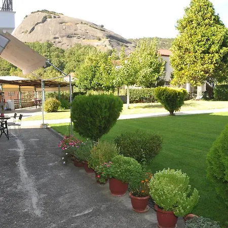 The Other Side Of Meteora With Lush Garden, Bbq & Pavillion Apartment Kalambaka
