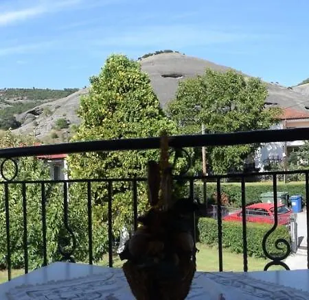 The Other Side Of Meteora With Lush Garden, Bbq & Pavillion Apartment Kalambaka